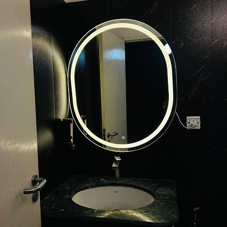 Hotel Shades Of Black 2 Lucknow Zewnętrze zdjęcie