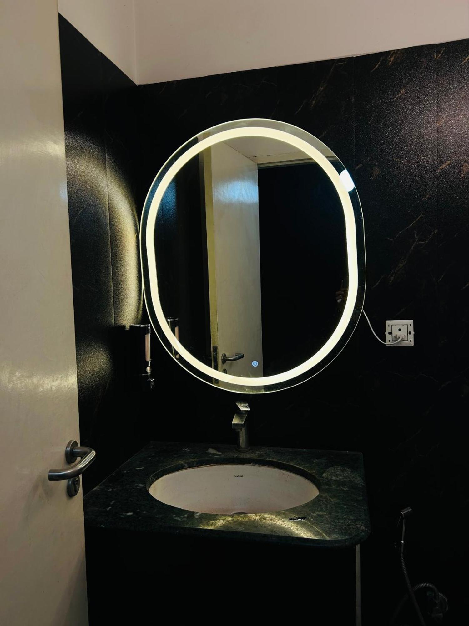 Hotel Shades Of Black 2 Lucknow Zewnętrze zdjęcie